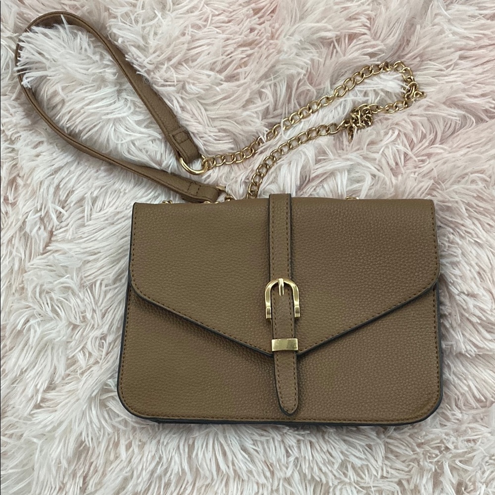 Elegant Tan Leather Shoulder Bag